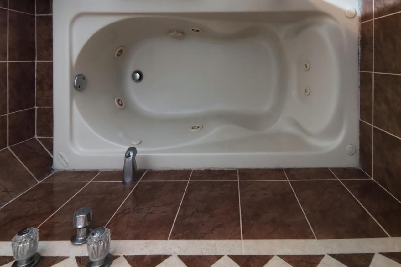 Hotel Boutique Charlotte Arandas Bagian luar foto