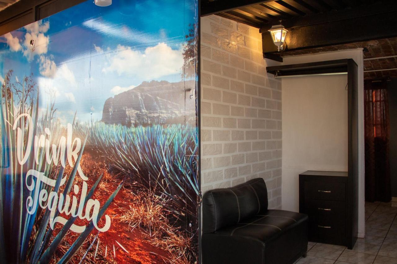 Hotel Boutique Charlotte Arandas Bagian luar foto
